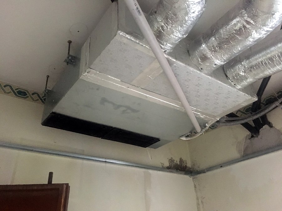 Unita canalizzata alloggiata nel controsoffitto